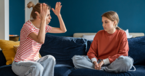 10 Symptoms of Daughters of Narcissistic Mothers